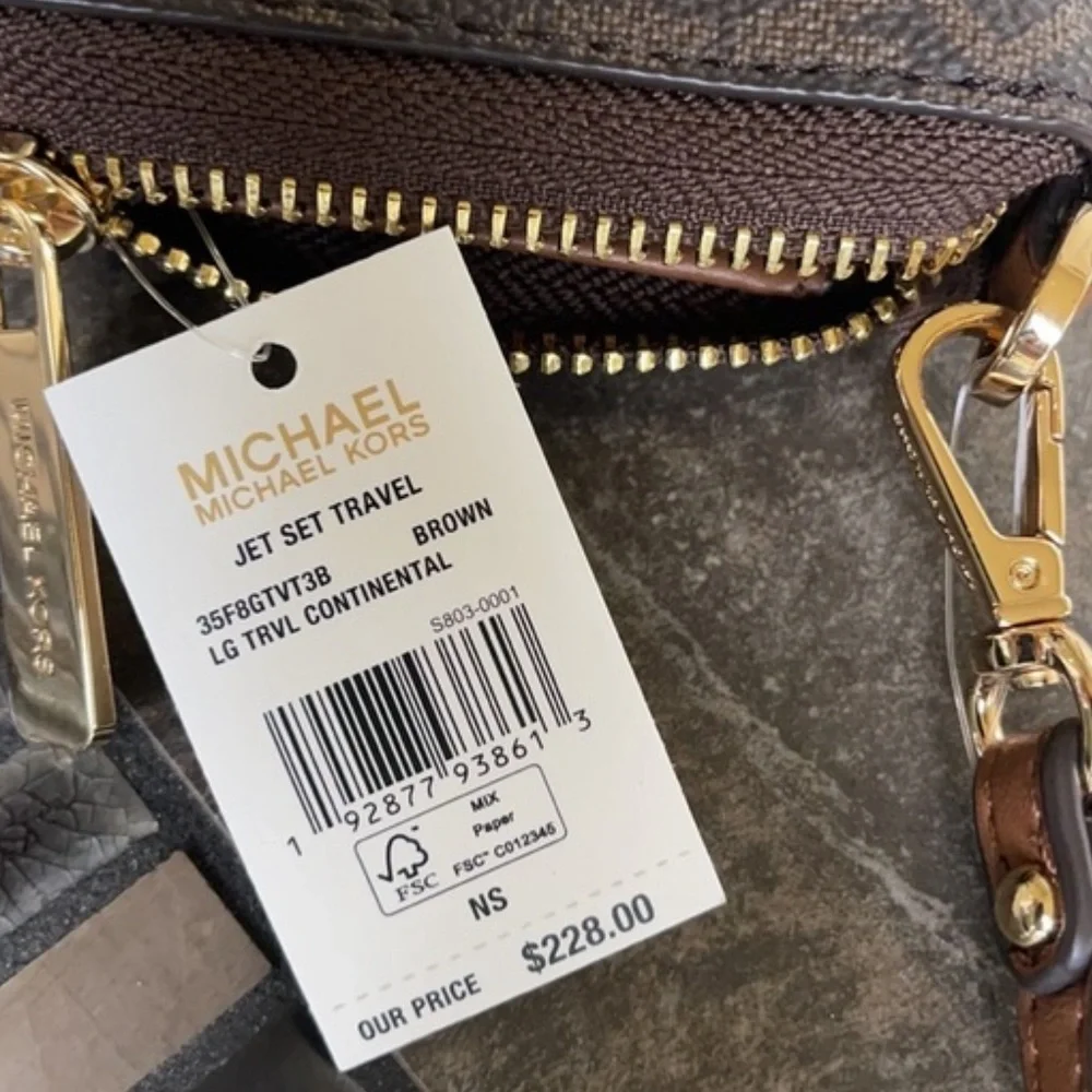 Michael Kors Jet Set Travel Large Travel CONTINENTAL Wristlet-Wallet Brown